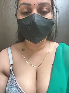 Snapshot of Akhi_Akshaya chatting on 02/21/25, 04:37 Akhi Akshaya online show from 02/21/25, 04:37