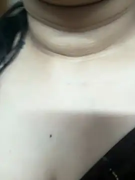 Snapshot of Akhi_Akshaya chatting on 01/03/25, 09:47 Akhi Akshaya online show from 01/03/25, 09:47