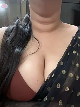 Snapshot of Akhi_Akshaya chatting on 01/07/25, 04:05 Akhi Akshaya online show from 01/07/25, 04:05