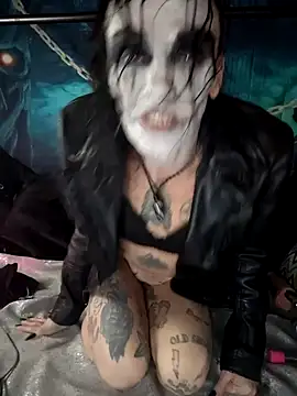 MommyMisfit online show from 10/31/25, 01:46