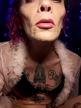 MommyMisfit online show from 04/14/26, 12:04