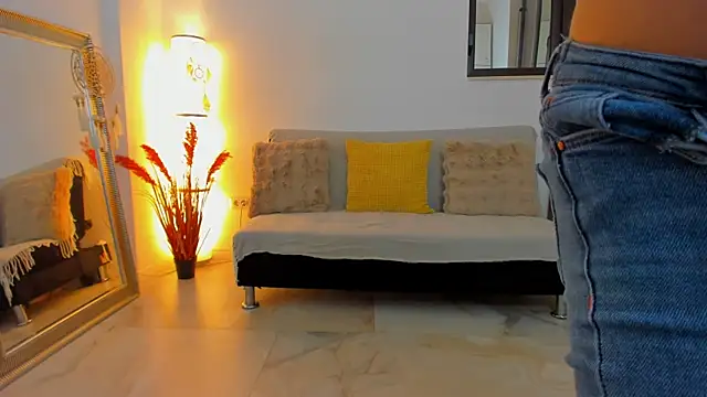 Julya Anna online show from 04/11/26, 07:45