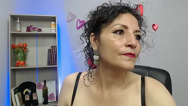 Snapshot of arianna_ros3 chatting on 03/09/25, 03:05 arianna ros3 online show from 03/09/25, 03:05