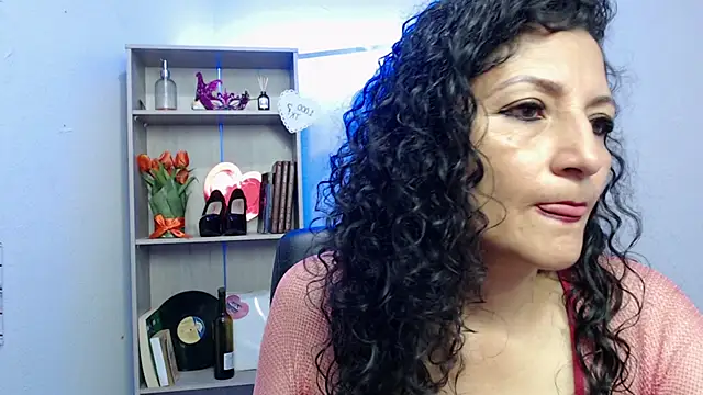 Snapshot of arianna_ros3 chatting on 03/16/25, 03:17 arianna ros3 online show from 03/16/25, 03:17