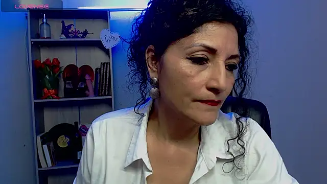 Snapshot of arianna_ros3 chatting on 03/13/25, 04:45 arianna ros3 online show from 03/13/25, 04:45