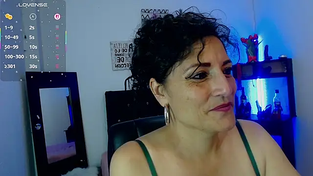 Snapshot of arianna_ros3 chatting on 09/20/25, 04:45 arianna ros3 online show from 09/20/25, 04:45
