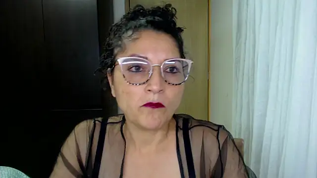 Snapshot of arianna_ros3 chatting on 06/15/26, 02:23 arianna ros3 online show from 06/15/26, 02:23