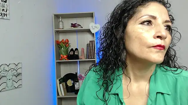 Snapshot of arianna_ros3 chatting on 03/12/25, 01:51 arianna ros3 online show from 03/12/25, 01:51
