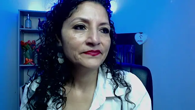Snapshot of arianna_ros3 chatting on 03/15/25, 02:12 arianna ros3 online show from 03/15/25, 02:12