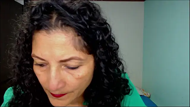 Snapshot of arianna_ros3 chatting on 09/25/25, 11:11 arianna ros3 online show from 09/25/25, 11:11