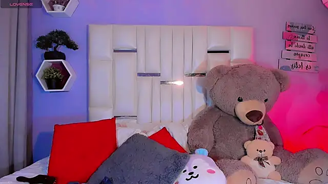 Aileen 18 online show from 11/02/25, 07:24