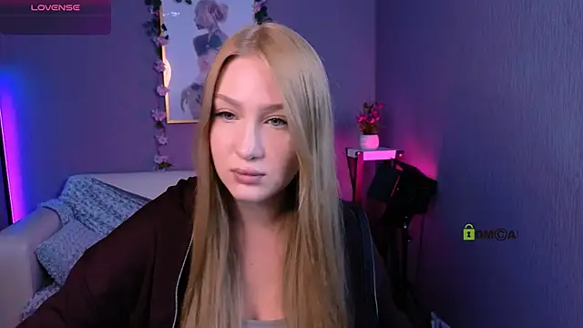 playful sophie online show from 10/17/25, 07:26