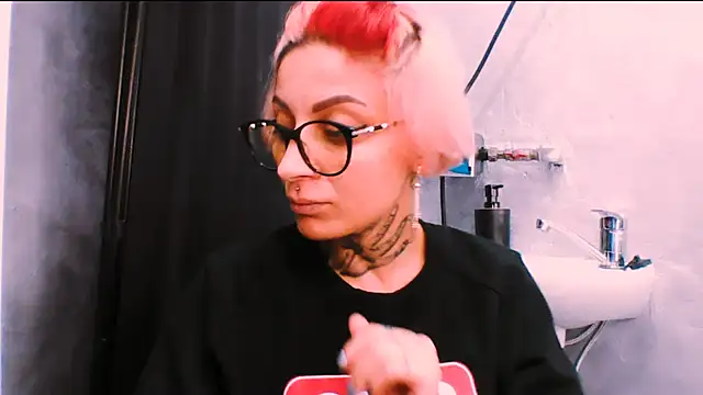 Lucky Deniz online show from 11/24/25, 10:26