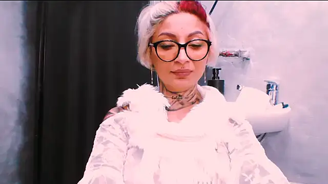 Lucky Deniz online show from 11/22/25, 11:31