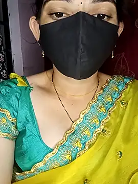 Snapshot of Telugu_Cute_Angel chatting on 10/15/25, 04:48 Telugu Cute Angel online show from 10/15/25, 04:48
