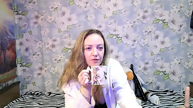 Snapshot of KattyLuuu chatting on 09/18/25, 08:34 KattyLuuu online show from 09/18/25, 08:34