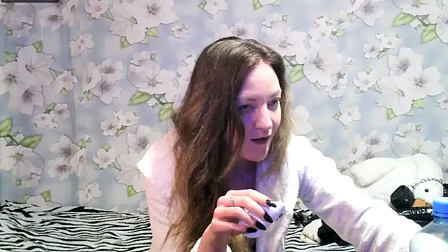 Snapshot of KattyLuuu chatting on 02/09/25, 03:43 KattyLuuu online show from 02/09/25, 03:43