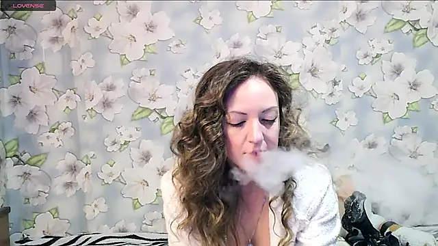 Snapshot of KattyLuuu chatting on 02/23/25, 03:24 KattyLuuu online show from 02/23/25, 03:24