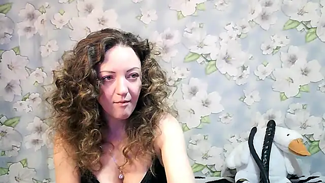 Snapshot of KattyLuuu chatting on 03/19/25, 08:43 KattyLuuu online show from 03/19/25, 08:43