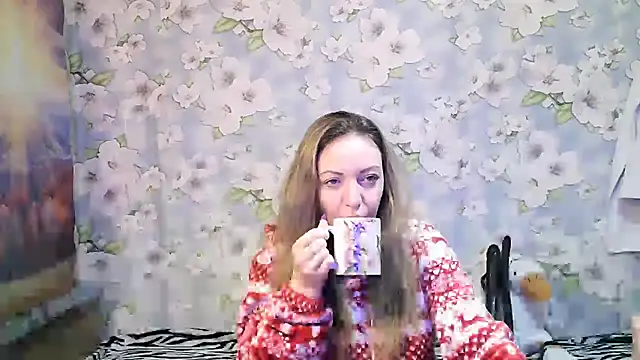 KattyLuuu online show from 10/25/25, 08:31