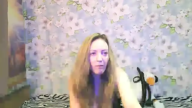 Snapshot of KattyLuuu chatting on 09/12/25, 08:52 KattyLuuu online show from 09/12/25, 08:52