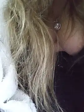 Snapshot of KattyLuuu chatting on 05/15/26, 06:22 KattyLuuu online show from 05/15/26, 06:22