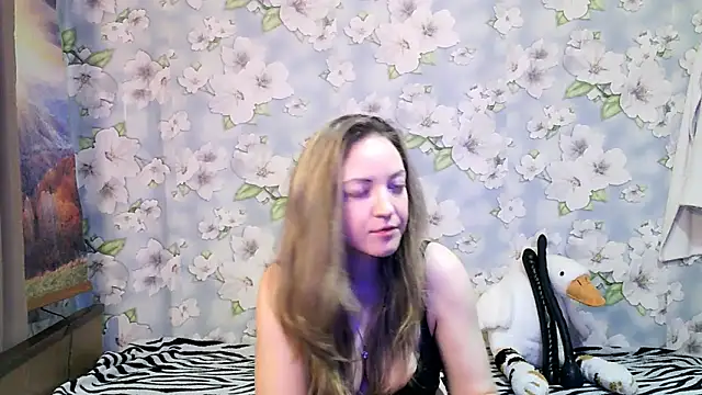 Snapshot of KattyLuuu chatting on 10/08/25, 09:04 KattyLuuu online show from 10/08/25, 09:04