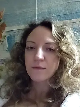 KattyLuuu online show from 11/22/25, 08:51