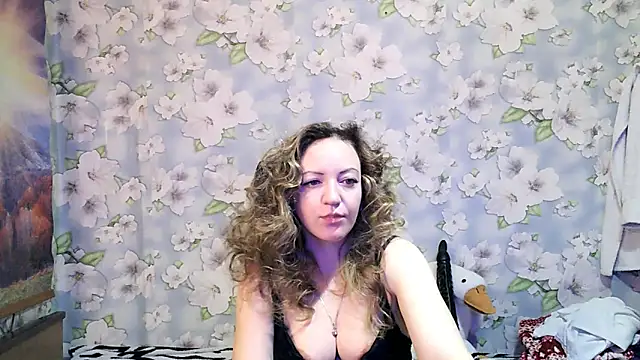 KattyLuuu online show from 11/13/25, 09:19