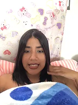 mia-valentina online show from 01/28/25, 07:00