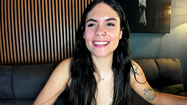 Snapshot of Gaby_Ferrer chatting on 10/16/25, 01:41 Gaby Ferrer online show from 10/16/25, 01:41