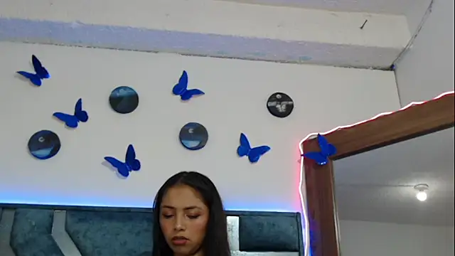 Roxan Fox- online show from 03/18/25, 01:13