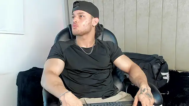 jeicob gagnon online show from 10/30/25, 03:53