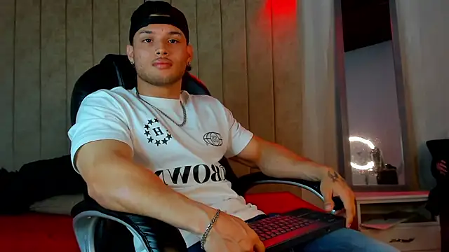 jeicob gagnon online show from 09/29/25, 05:47