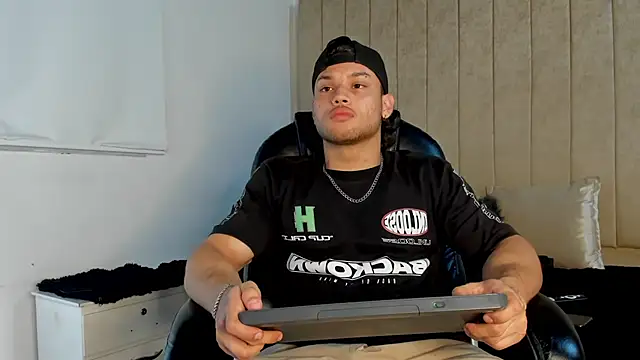 jeicob gagnon online show from 10/07/25, 09:21