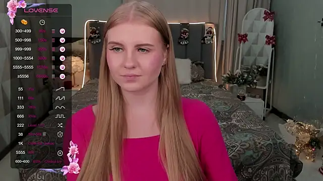 Snapshot of Miss_Esmiie chatting on 12/25/24, 10:06 Miss Esmiie online show from 12/25/24, 10:06