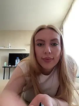 AzallandRoom online show from 04/12/26, 11:02