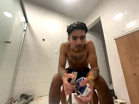 GIOOOO568 online show from 11/02/25, 02:38