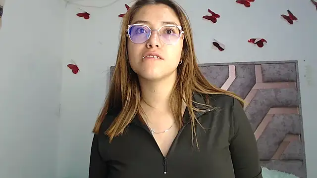 Snapshot of Anny_Fox- chatting on 11/06/25, 05:22 Anny Fox- online show from 11/06/25, 05:22