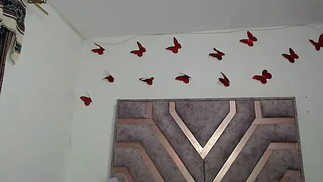 Snapshot of Anny_Fox- chatting on 09/24/25, 03:46 Anny Fox- online show from 09/24/25, 03:46