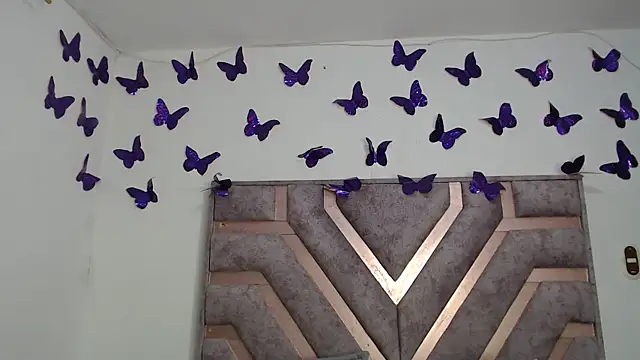 Snapshot of Anny_Fox- chatting on 11/21/25, 03:05 Anny Fox- online show from 11/21/25, 03:05