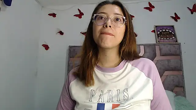 Snapshot of Anny_Fox- chatting on 10/25/25, 03:49 Anny Fox- online show from 10/25/25, 03:49