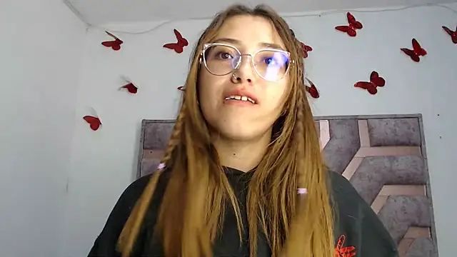 Snapshot of Anny_Fox- chatting on 09/25/25, 03:23 Anny Fox- online show from 09/25/25, 03:23