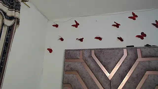 Snapshot of Anny_Fox- chatting on 10/04/25, 03:19 Anny Fox- online show from 10/04/25, 03:19