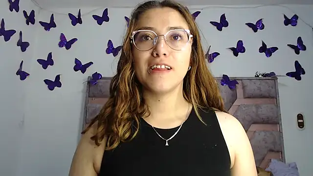 Snapshot of Anny_Fox- chatting on 11/13/25, 03:32 Anny Fox- online show from 11/13/25, 03:32