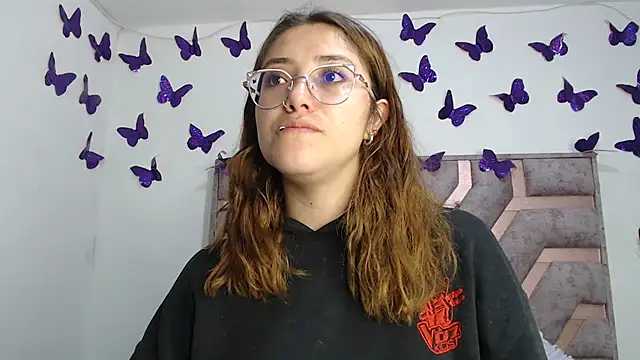 Snapshot of Anny_Fox- chatting on 11/20/25, 02:45 Anny Fox- online show from 11/20/25, 02:45