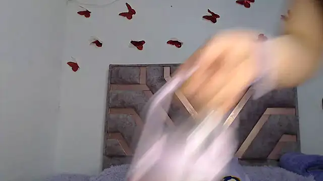 Snapshot of Anny_Fox- chatting on 10/16/25, 03:37 Anny Fox- online show from 10/16/25, 03:37