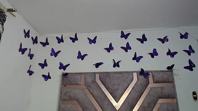 Anny Fox- online show from 12/23/25, 04:12