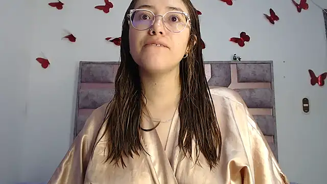 Snapshot of Anny_Fox- chatting on 10/10/25, 05:08 Anny Fox- online show from 10/10/25, 05:08