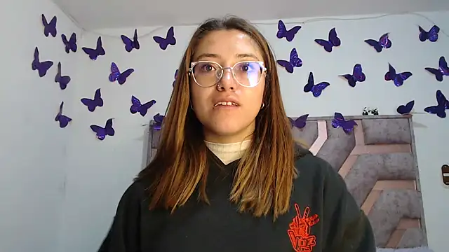 Snapshot of Anny_Fox- chatting on 11/15/25, 05:11 Anny Fox- online show from 11/15/25, 05:11